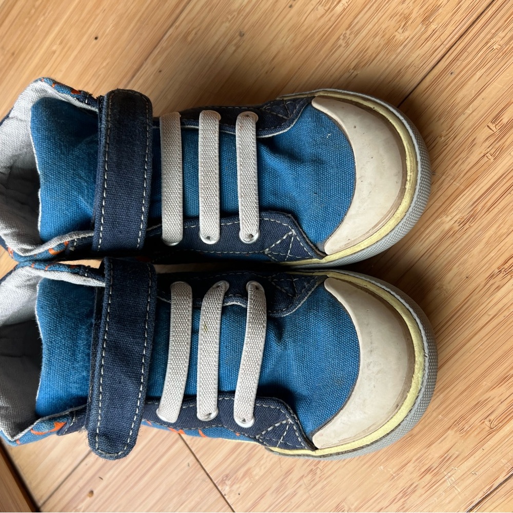 Kids shoes